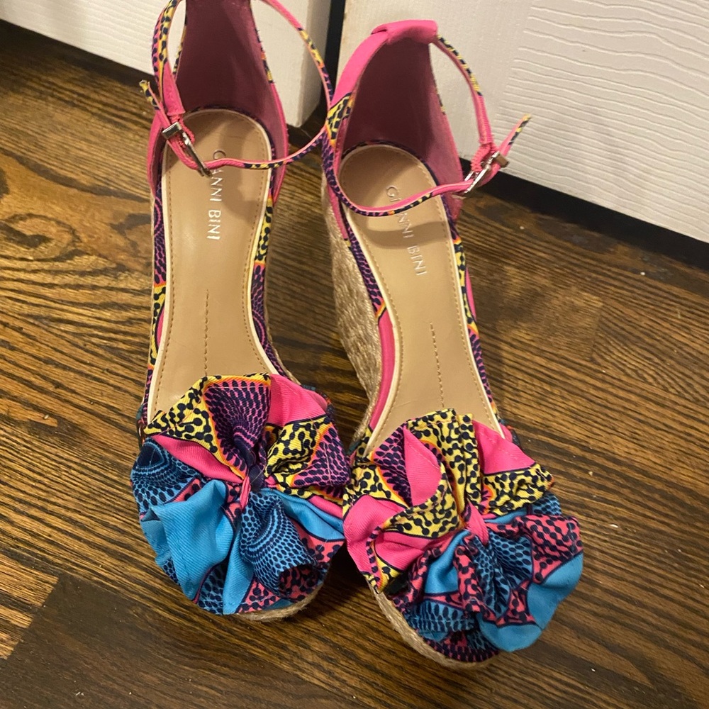 Gianni Bini wedges size 7.5